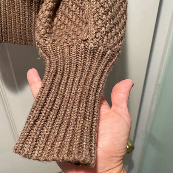 Olivaceous Sweater. Size: Small. NWT. Brown. Long Sleeve. - Picture 2 of 7